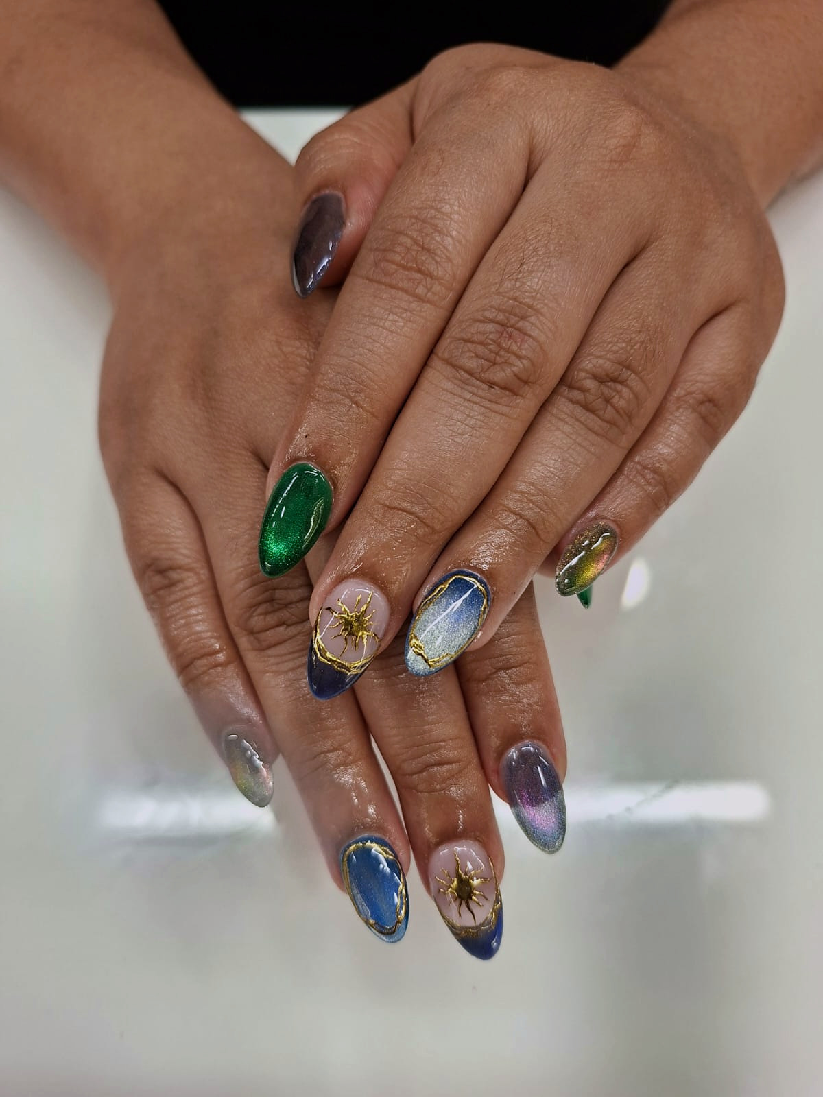magnetic cat-eye aura nail art design - GlowNailAsh